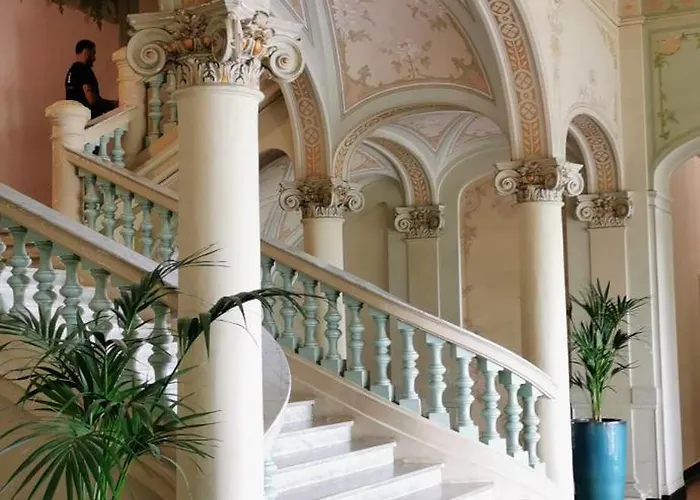 Riviera Palace Face מנטון