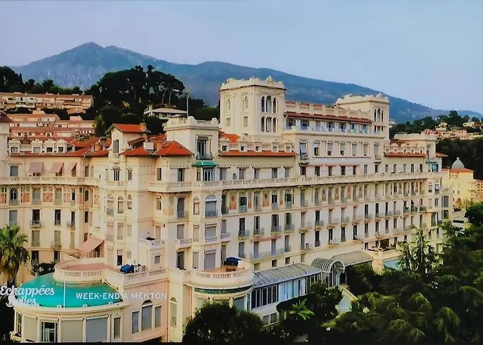 Riviera Palace Face アパート *